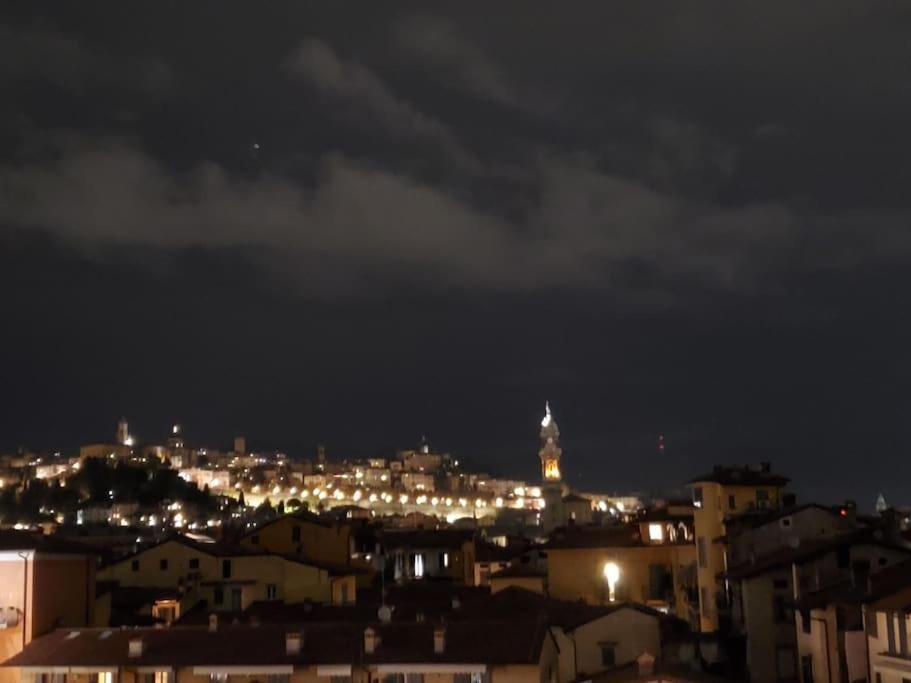 "La Me Ca" Intero Appartamento In Centro Con Vista Sui Colli Бергамо Екстер'єр фото